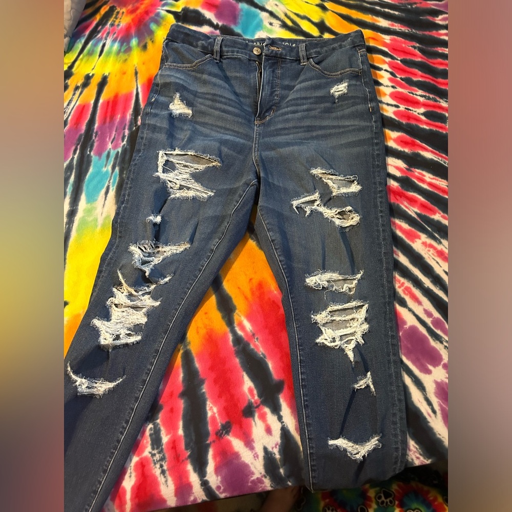 Ripped American eagle skinny jeans
